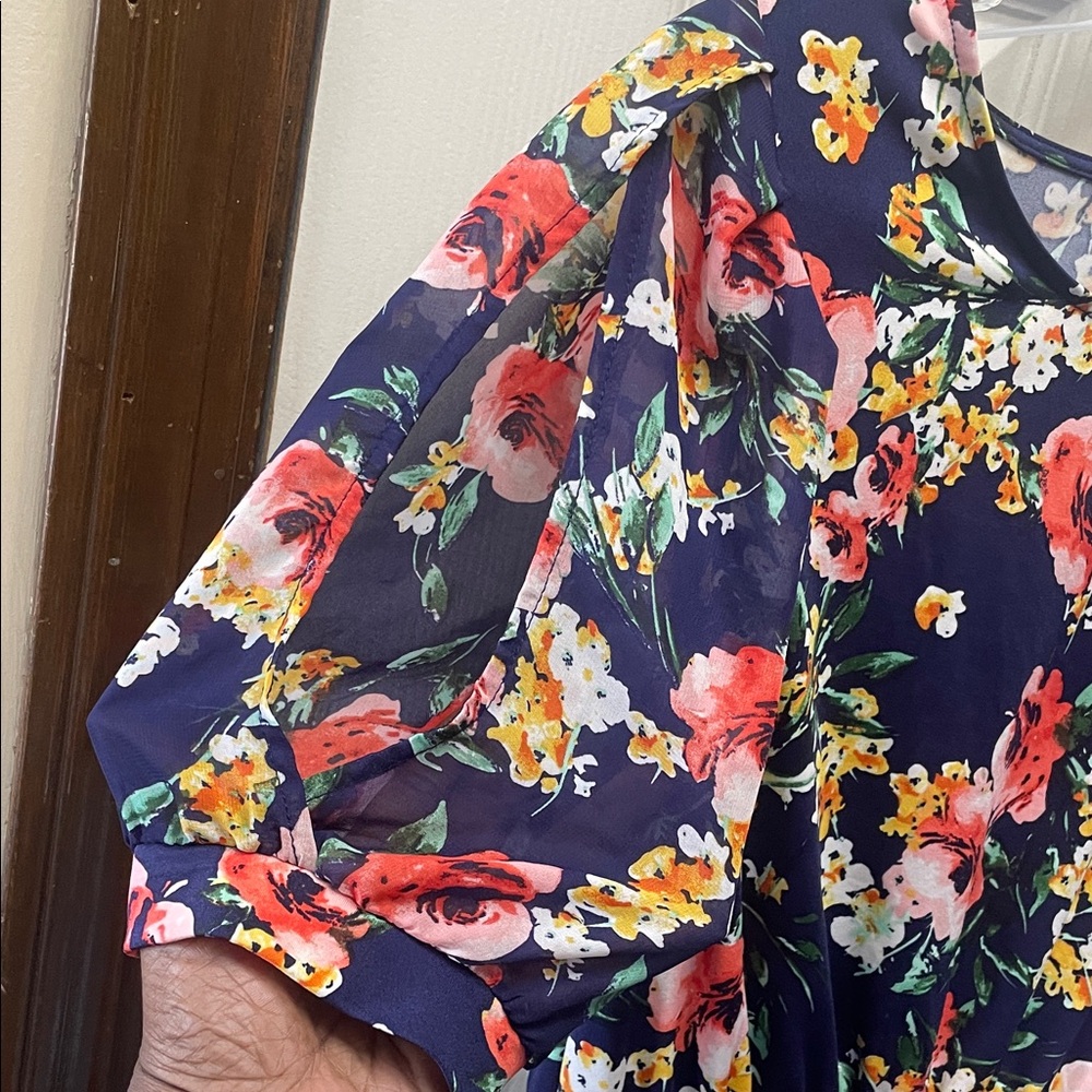 PerSeption Concept Navy Floral Puff-Sleeve Peplum Top - Picture 2 of 4